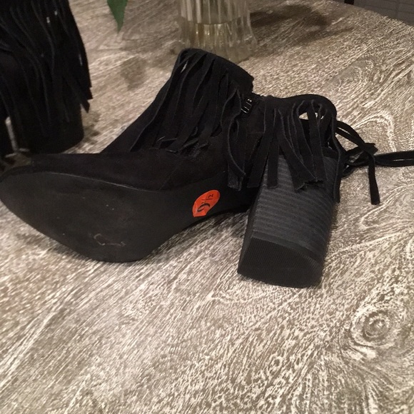 Black Carlos Santana fringe suede open toe heels - Picture 6 of 6